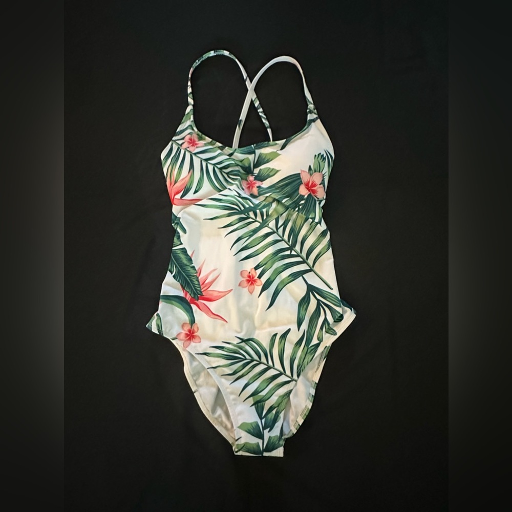 Pat Pat Tropical Print, One Piece Swim Suit
Sz L (12-14)
NWT